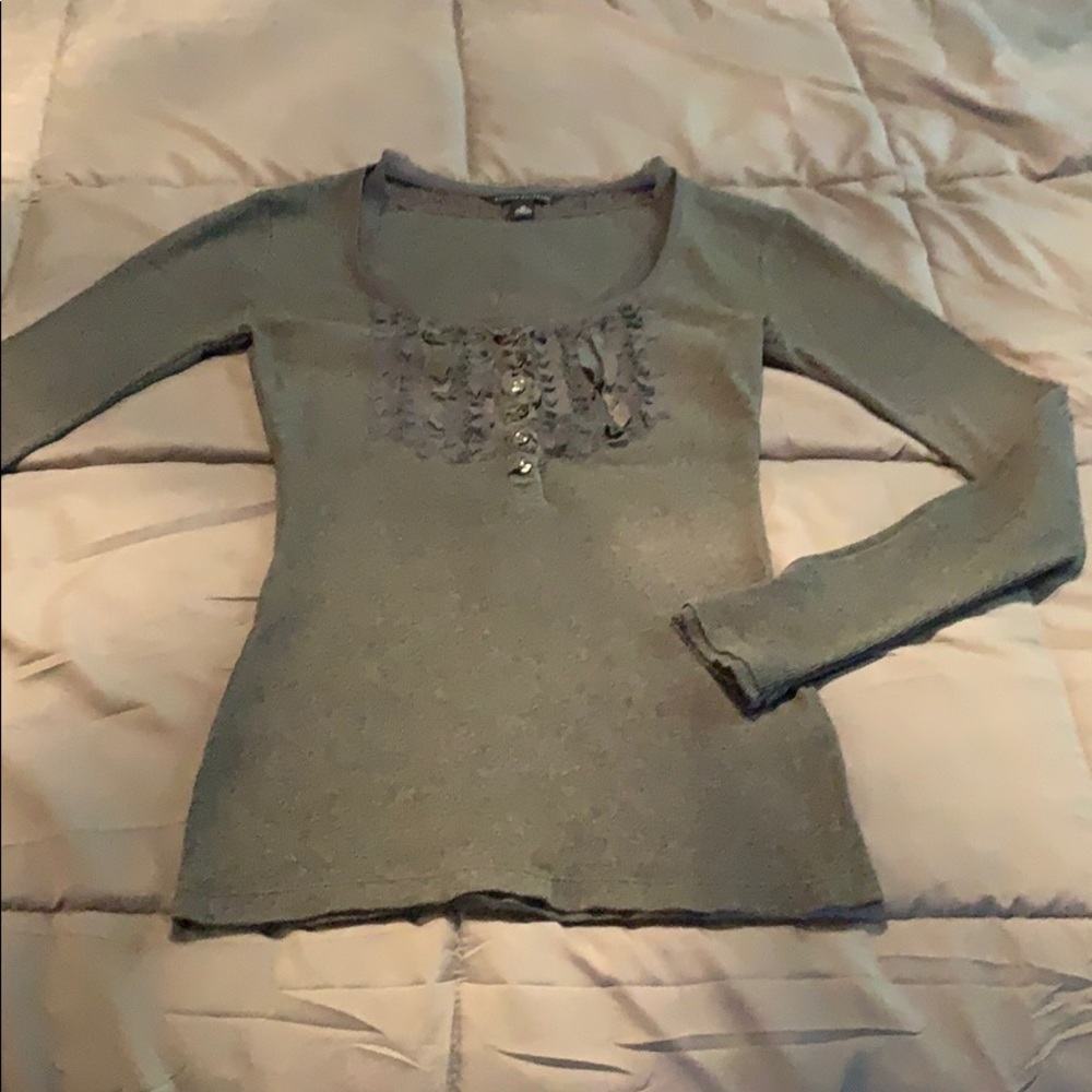 Banana Republic gray scoop neck with ruffles EUC - Picture 2 of 8